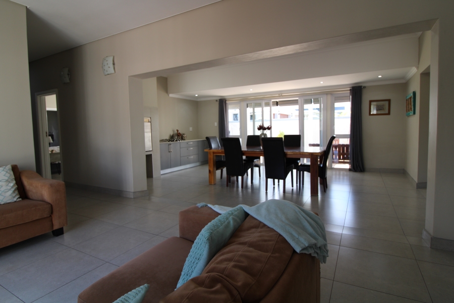 5 Bedroom Property for Sale in Kingswood Golf Estate Western Cape